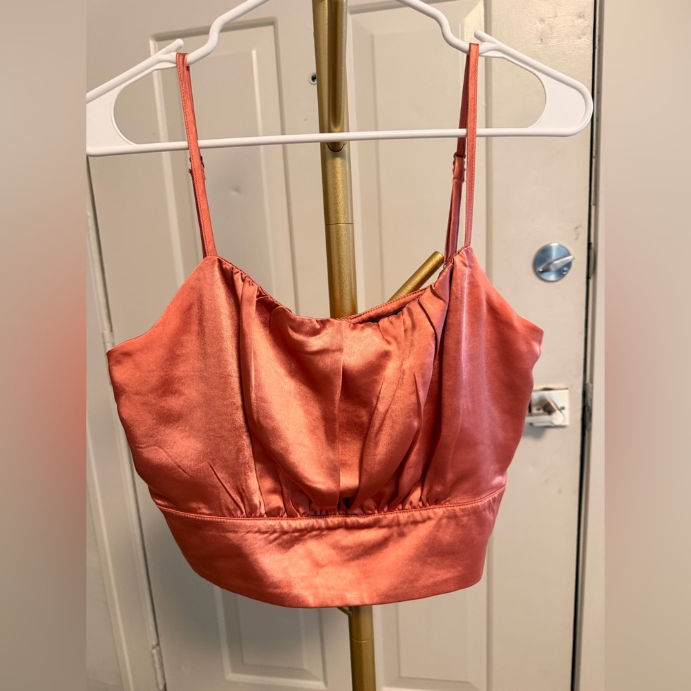 Lulu’s Satin Coral Crop Top